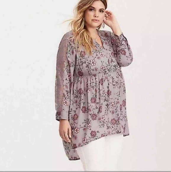 NWT Torrid Hi-Lo Tunic Top Longsleeve Gray Lace Floral Size 1 - Picture 1 of 11
